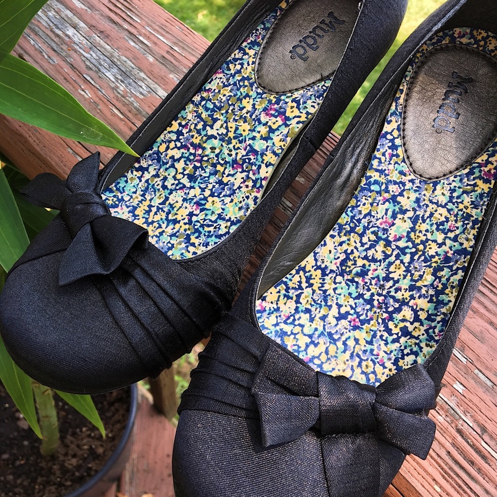 Kitten bow heels!
